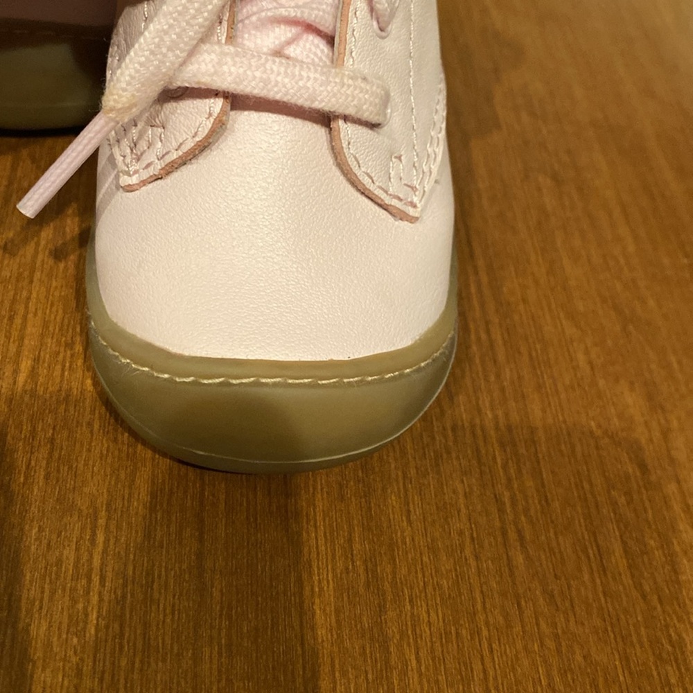 FOOTMATES Reagan Lace-Up Oxford Dress Sneaker - Picture 10 of 10